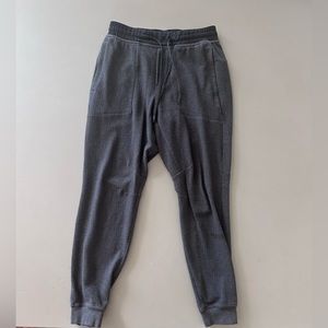 Men’s lululemon at ease jogger size small